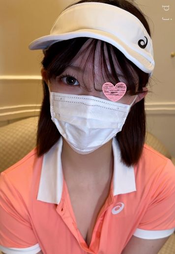 FC2 PPV 4555023 【個撮】パッチリ目が可愛いむちむち美女３　乳首を弄られお股を濡らす変態彼女、とろとろマンコに膣奥ガン突きピストンで孕ませ中出し！