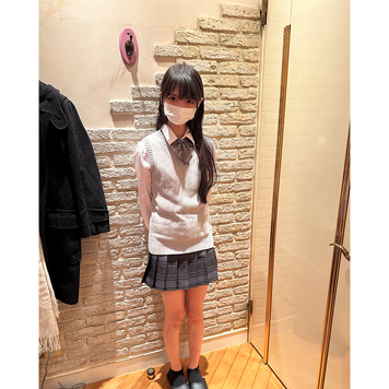 FC2 PPV 4560681 アイドル志望18歳　待ち合わせから2回戦中出しまでの一部始終　在庫限りで原盤送付