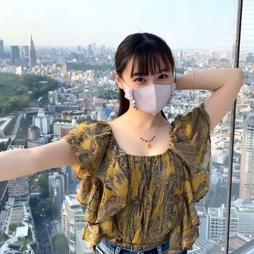FC2 PPV 4684783 令和時代の最強アイドル19歳　可愛い顔して完全未処理の剛毛アンダーヘアー　初めての大量潮吹き・顔射・中出しの計二回戦