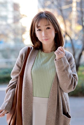 FC2 PPV 1790370 【個人】おっとりエリート美人妻38歳　ハメ撮り動画流出。外資系ホテルマネージャーが年下の常連客と本気不倫で生中出し【初回特別価格】