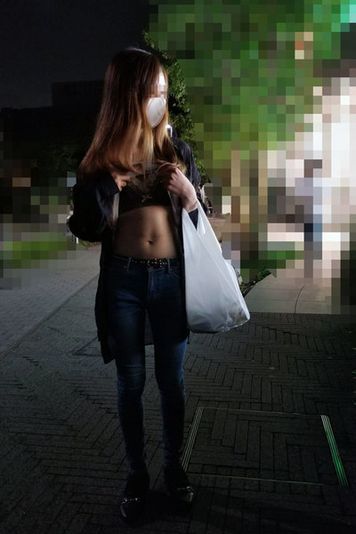 FC2 PPV 1866360 期間限定【個人】踏み倒そうとした人妻を買い物帰りに確保し中出し