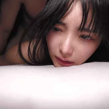 FC2 PPV 4633631 人気ライブチャットのあの19歳　アイドル級美女の狭すぎる膣に奥まで挿入してガン突き中出し