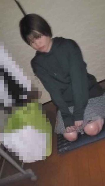 FC2 PPV 2578741 白目剥いて絶頂する人妻…家○庭崩壊中出し