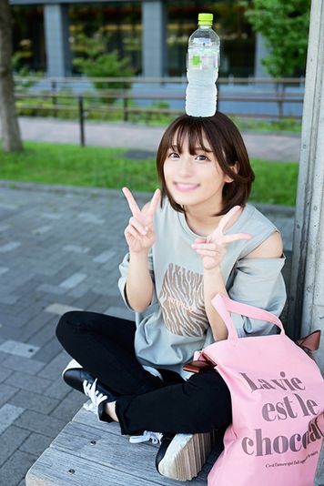 FC2 PPV 2203968 ※3日間限定※【流出】本〇翼!?自称陰キャのゲーマー　自然体が美しいナチュラル美少女　入れただけで痙攣する超敏感なスリムボディーに中出し【個人撮影】【4K高画質DL有】