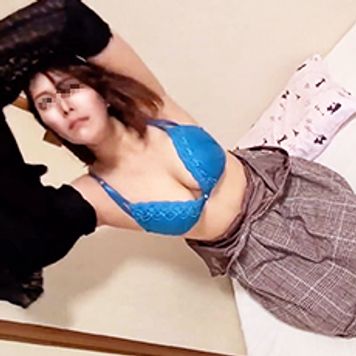 FC2 PPV 1771960 復活祝数量限定1800pt→800pt＝サルベージデータ無修正・NTR＝俺のセフレ巨乳人妻ブルーの下着がクソエロい。
