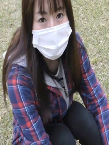 FC2 PPV 1587867 【個人撮影・中出し】深夜アニメ好きの声優目指す１○歳　経験の少ない膣にザーメン放出