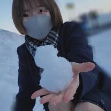 FC2 PPV 1674978 3日限定【個撮】県立商業科②華奢なGカップ。雪山スノボ初体験＋二人の大人に中出しされる