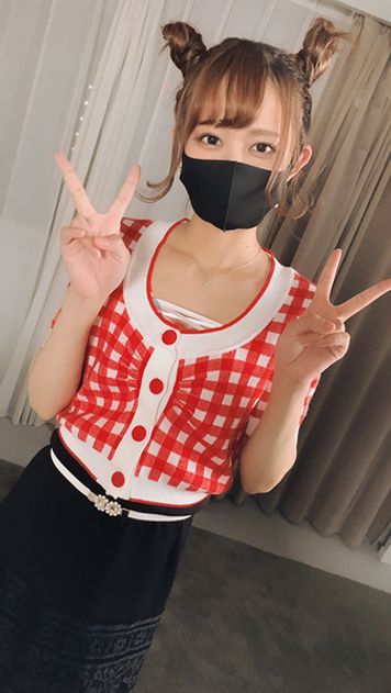 FC2 PPV 1906310 独占販売※期間限定価格 7/11まで【2480PT⇒1980PT】会員制バー アイドル系美少女店員をプライベートでハメ撮りしました