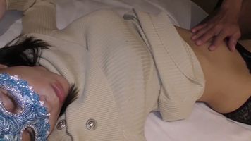 FC2 PPV 1746839 【個人撮影】この前の感覚が忘れられない39歳熟女妻　「この硬さが好み。欲しくて欲しくて・・・」