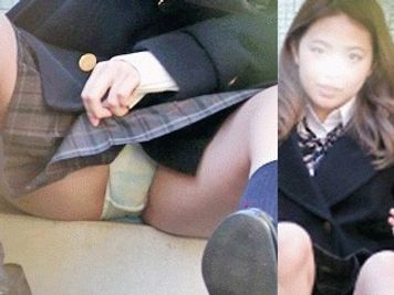 FC2 PPV 1731342 バレた？・・・目が合うのにパンティ見せつける女子校生