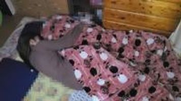 FC2 PPV 1596600 【顔晒し】巨乳の二児の母。お子さんと寝ている部屋で、膣奥に2人の他人棒で何度も中出しされ孕まされる