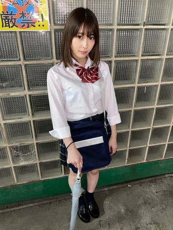 FC2 PPV 2438304 【初撮り】現役女子校生_P活デビュー_嫌がる処女に連続中出し