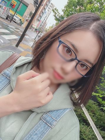 FC2 PPV 2430343 ※期間限定2600pt→1980pt※【クセ強女#023】成人向け同人エロ漫画家30歳。引きこもりオナニー中毒メガネ女が淫語連発玩具＆鬼チンポでアヘリまくり調教中出し♡