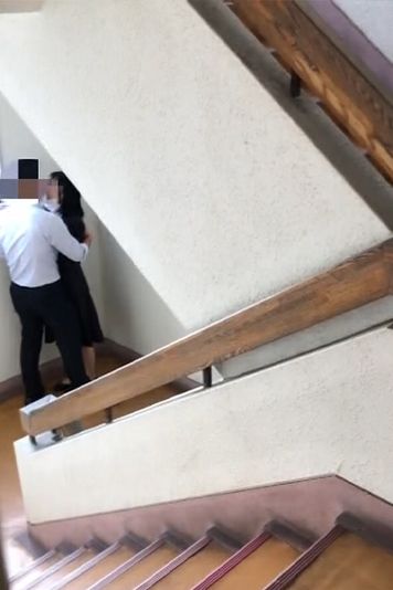 FC2 PPV 2401311 【数限定特典付き】人妻で、某女子大非常勤講師の借金を回収に大学内へ。そして、無理やり事をすませる。