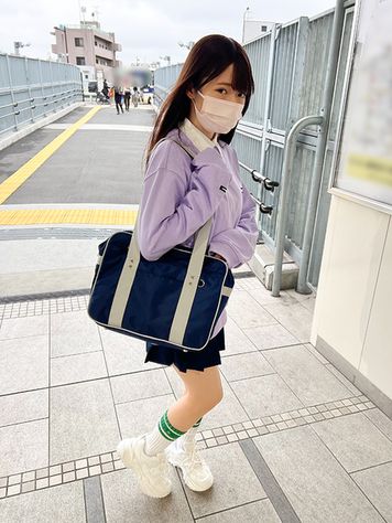FC2 PPV 2933306 独占販売※先着30個【50％オフ→1240PT】※【大惨事】びっちょ濡れ★アルティメット潮吹き美少女（１８）★つるつるまんこを下から突いたらありえない量の潮が飛び出した★