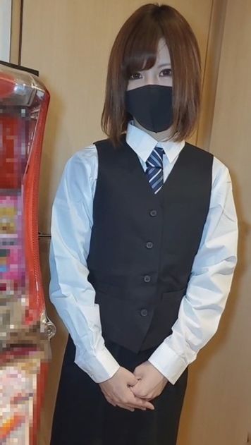 FC2 PPV 2647423 パチ屋の景品カウンターで愛嬌がよく笑顔が可愛い彼女と仕事終わりに初ハメ・中出し※本数限定追加