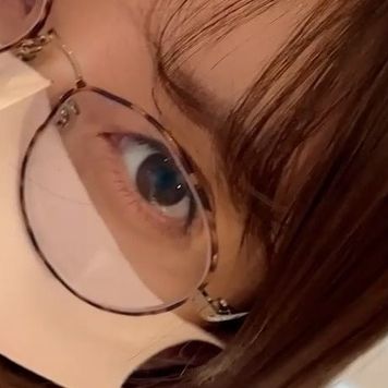 FC2 PPV 2753677 【個撮】家計の為と言い訳して浮気セックスしに来た女　真面目メガネ元公務●の幼妻をハメ撮りしました。
