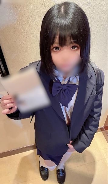 FC2 PPV 2986610 【顔出し】都立軽音部②「%$#*&※っ…！」147cm低身長童顔〇リ４　バンド彼氏の為におじと、怯えながらの顔出し生セックス。後半意味不明絶叫イキまくりからの中出し