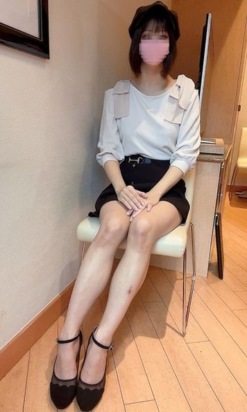FC2 PPV 3112392 【個撮】10代現液生。エロい美脚の美術系女子　丁寧にフェラ抜き。からの→着替え中に無断で後ろから生ハメ♡