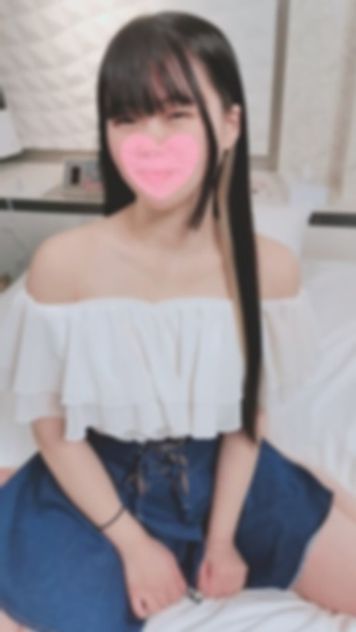 FC2 PPV 3237985 ☆初撮り☆従順Mな敏感地味子19歳♥「顔出しNGで」「中はダメ、外に出して」と言いつつも結局顔出し＆無許可で初中出し奪っちゃいました♥お掃除フェラも♥【個人撮影】