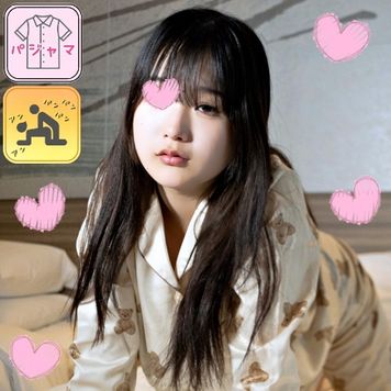 FC2 PPV 3199782 独占販売【パジャマ★モナシ】パジャマdeおじゃま♥18歳のリアルティーン娘♥どアップアングルの手マンがエロエロで丸見え状態に♥あえぎ声がとってもキュートでガチで感じまくっちゃって