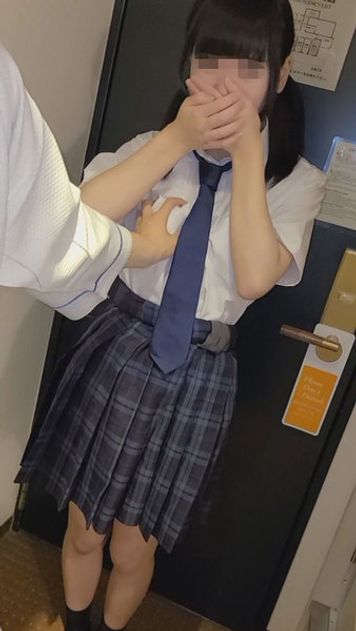FC2 PPV 3100132 【100本限定】玄関で学校帰りの汗ばんだ身体を堪能＆巨根生挿入中出し～県立普通科②小動物系女子④～