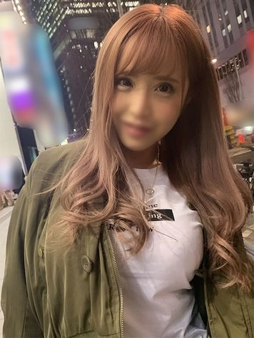 FC2 PPV 3245029 ※初回数量限定※【渋谷しろうと④】勃起が止まらない エロかわギャル美容師さん23歳 「はちきれ乳」をガン見しながら鬼ピストン 中出し＆顔射