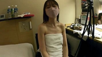 FC2 PPV 3270471 初撮影　ちっぱいモデル　オイル腋くすぐり編　j-77-1-2