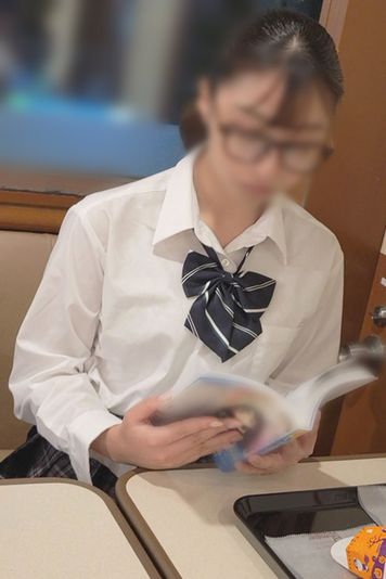 FC2 PPV 3861290 メガネの優等生。生活苦のためパンチラ写真だけの約束をホテルで中出し FC2 PPV 3861290 メガネの優等生。生活苦のためパンチラ写真だけの約束をホテルで中出し