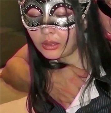 FC2 PPV 4309884 【3日間限定500ptオフ・個人撮影】我慢が限界に達した宝飾店勤務の奥様　いつも以上に肉棒を求めた体は潮まで吹いてしまった・・・