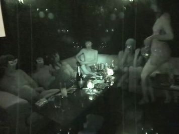 FC2 PPV 4317670 【西麻布の高級クラブを貸切③】芸能人や富裕層が参加するVIPパーティー 撮り下ろしオリジナル映像を撮影。※在庫本数残り僅か