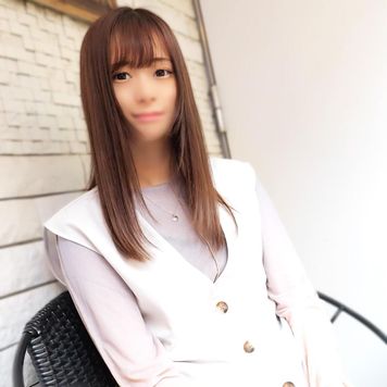 FC2 PPV 4505668 ⚠野●露.出⚠モデル級スレンダー美女のアパレル店員ゆりちゃん まっ昼間に通行人に見られながら車内で杭打ち騎乗位 潮が大量に駄々漏れする。