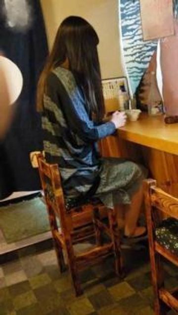 【個人】美人若妻を営業中の小料理屋に呼び出しお客さんもいる中辱め、強引に肉棒を咥えさせ精液を飲ませる 【個人】美人若妻を営業中の小料理屋に呼び出しお客さんもいる中辱め、強引に肉棒を咥えさせ精液を飲ませる