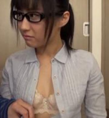 FC2 PPV 320325 【地味眼鏡02】地味っ界1の美**、生中出しを美容効果があると信じる【無添加セックス】