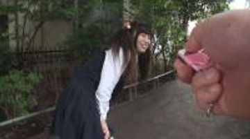 制服女子が公園でパンティ履き替え、飛びっ子装着、車内電マ責め！
