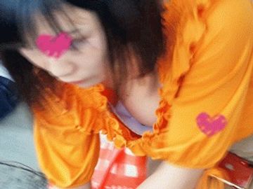 FC2 PPV 1207296 おっぱい狙いました。お椀型　胸元ガラ開き美巨乳学生さん　※レビューいただいた方に特典映像！