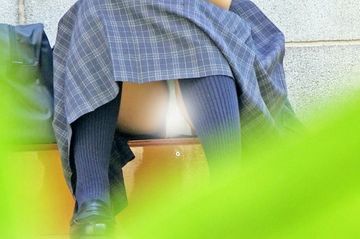 アイドル並みの可愛さ！****　まぶしすぎる純白パンティ