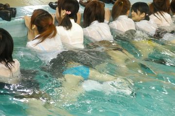 ****だらけ20人の濡れ透け水泳大会！水中パンチラ、おっぱいポ**はもちろん水上ファックまで！