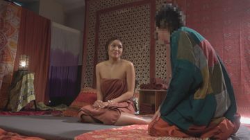 タイ古式マッサージで野獣覚醒!スタイル抜群な人妻（32歳）を**つもりが逆に痴女られ怒涛の潮吹き!逆顔射!?テカテカオイルの巨乳を振り乱し巨尻を跳ね上げる超淫乱中出しSEX!