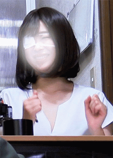 FC2 PPV 4685602 同業者パンチラ　セクシーバイトちゃんのお胸、パンティをもっと見たいです・・・