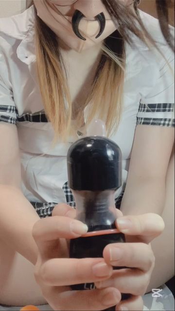 FC2 PPV 4767842 黒い鼻輪で腟内にピンポン玉4個と電マを詰めていっぱいいっぱいに♡