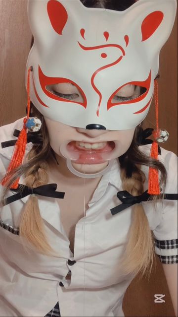 FC2 PPV 4787102 開口器でオナ！？変態さん必見、オナ顔アップ♡
