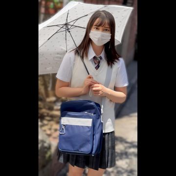 【国民的美人女優のぃとこ】18歳上がりたての3年生。有名しまぃの美人女優の親戚でまさかのFC2初登場。初めての体験に妥協せずハードな生中撮影。※短期間販売