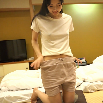 例の話題になった動画　女子マネージャー仲良し映像②　合宿部屋3P中出し本番原盤映像。※数日間限定