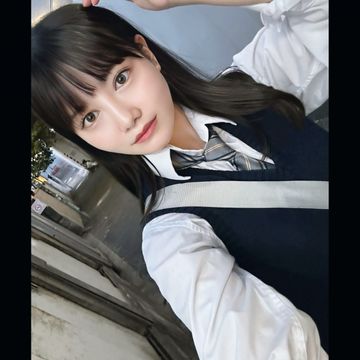 FC2 PPV 4716209 ※衝撃初作品【芸能事務所から蔵出し】モデル界からFC2緊急参戦。表メーカーすら撮影不可な18歳の本当の姿を完全収録。