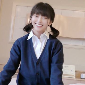 FC2 PPV 4794783 【300本限定】【3980pt → 398pt】りんちゃん１８歳！中に出してとおねだりエッチ！！