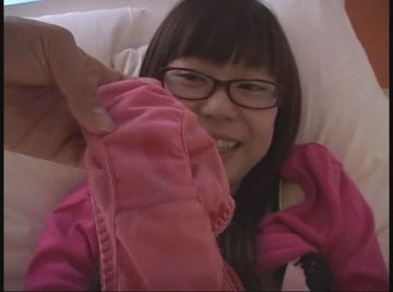 きゃわわな素人お*さんにお願いして【尻コキ】そのままオナニーでパン染みcheckで顔真っ赤　01