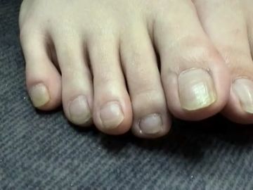 【CF】足裏を見せる女 #162 GLD-042-04