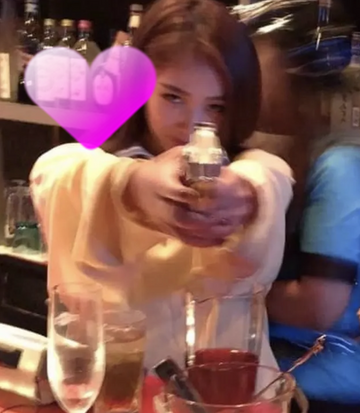 FC2 PPV 1976735 独占販売スレンダーのBAR店員さん！美人でエッチな女の子でした！初撮影！