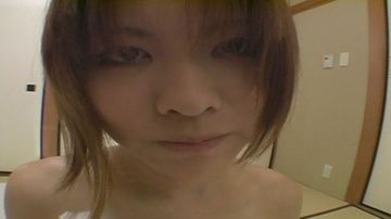 〔素人動画〕〔顔出し〕華奢なカラダ１８歳♡発○途中の穴をこじあけ巨根でな○りものに…